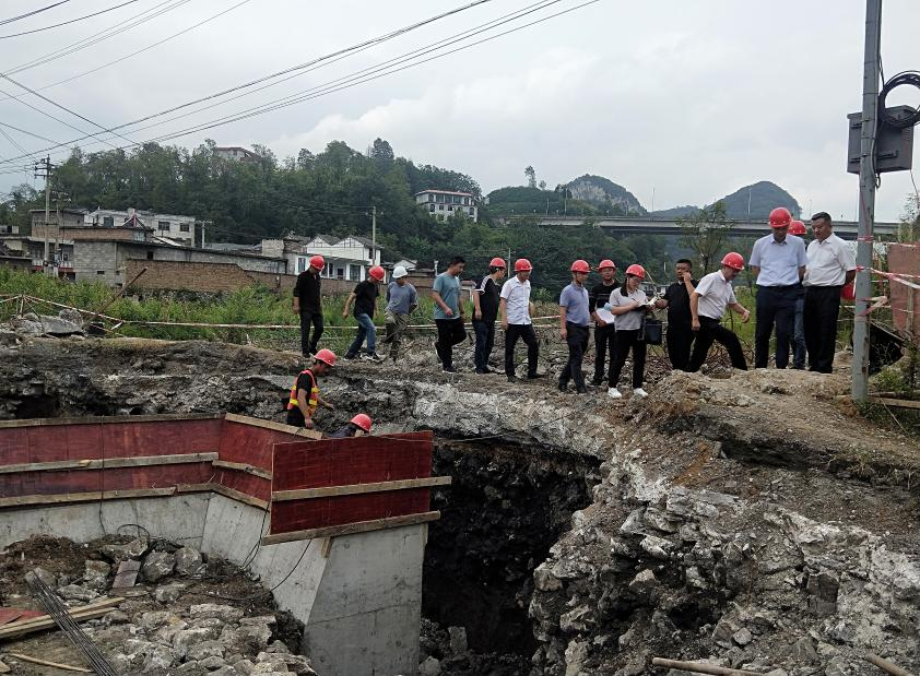 省督查組實(shí)地督查“十件民生實(shí)事”暨小屯橋 危橋改造項(xiàng)目